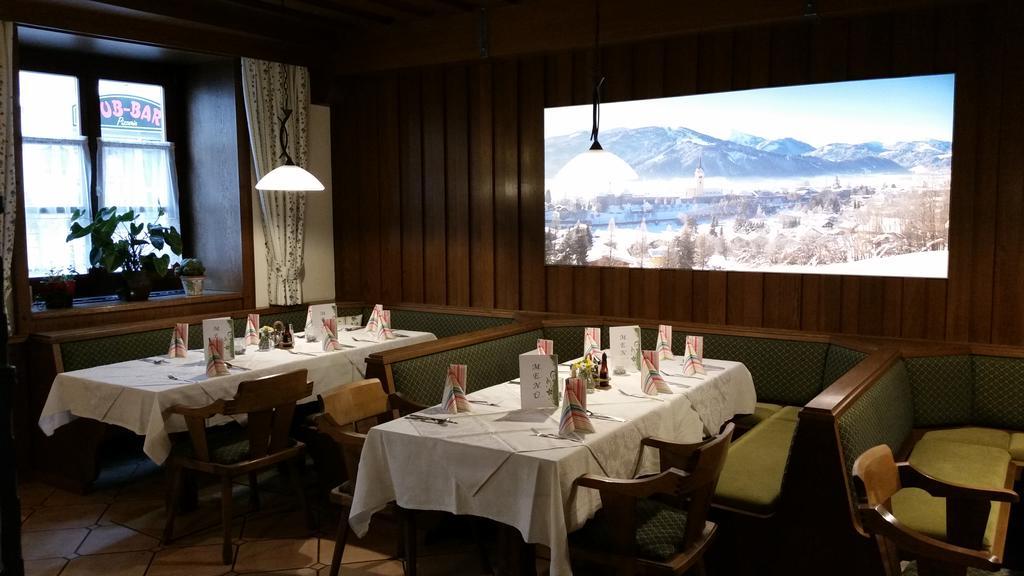 רדשטאדט Gasthof - Restaurant Loecker מראה חיצוני תמונה