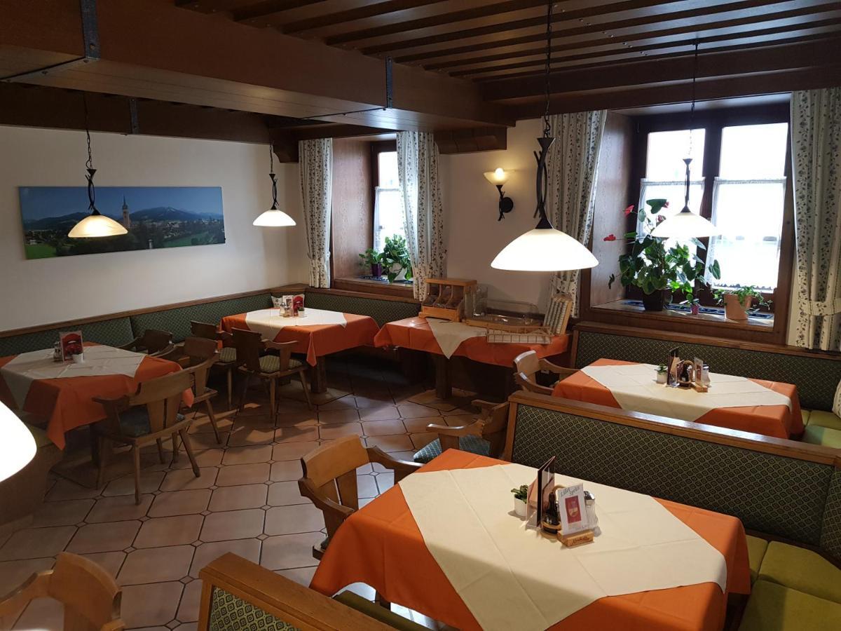 רדשטאדט Gasthof - Restaurant Loecker מראה חיצוני תמונה