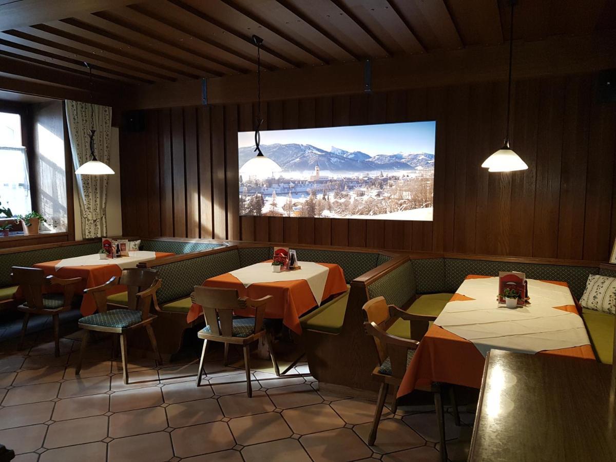 רדשטאדט Gasthof - Restaurant Loecker מראה חיצוני תמונה